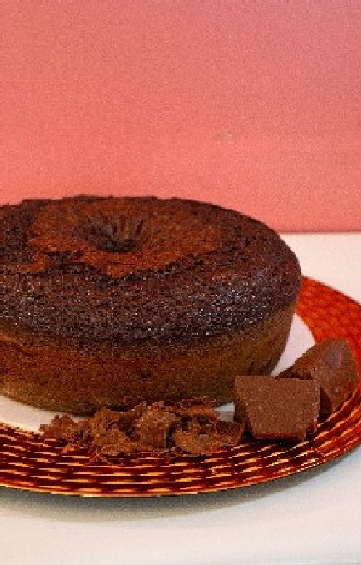 Bolo de Aniversário com Recheio de Chocolate Cachoeirinha - Bolo de Aniversário com Recheio de Amendoim