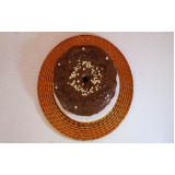 bolo de chocolate confeitado Vila Santa Luzia